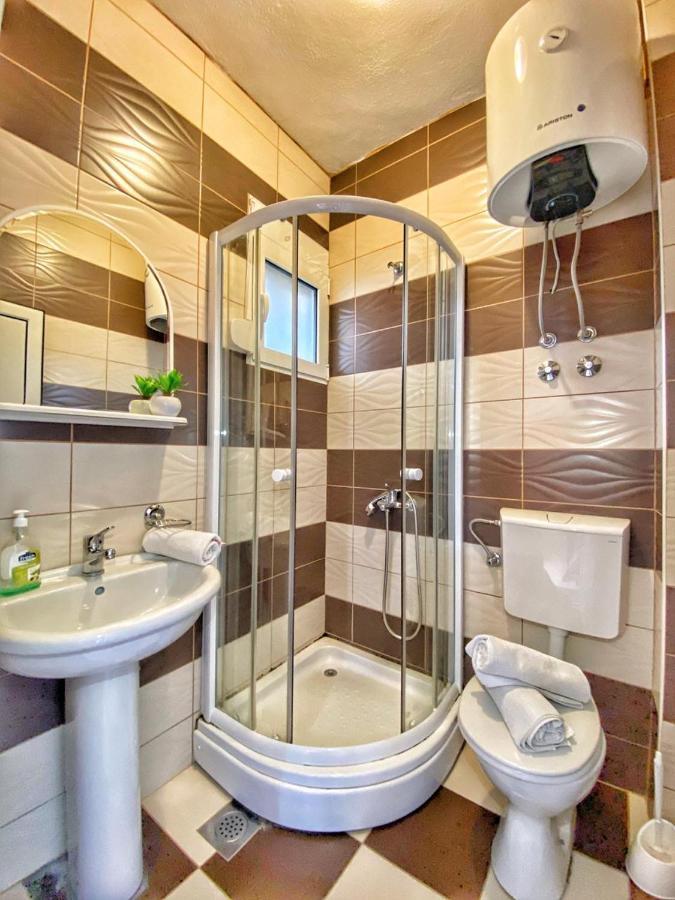 Md Apartments Ulcinj Buitenkant foto
