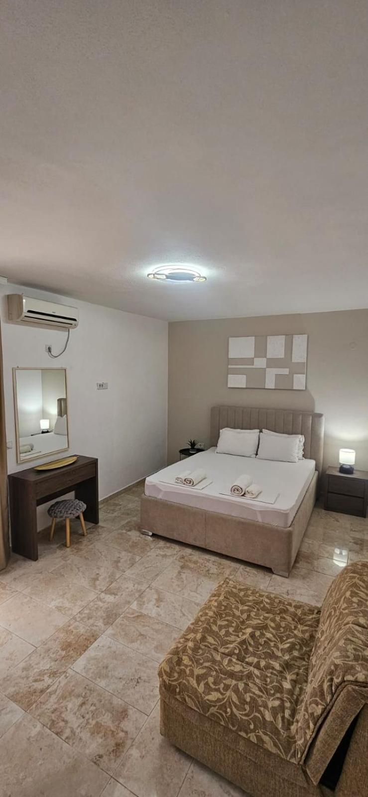Md Apartments Ulcinj Buitenkant foto