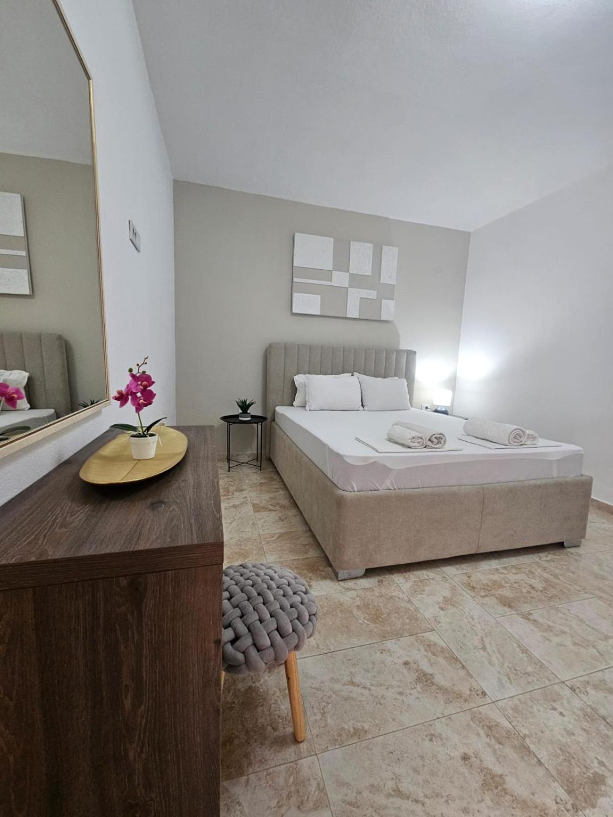 Md Apartments Ulcinj Buitenkant foto