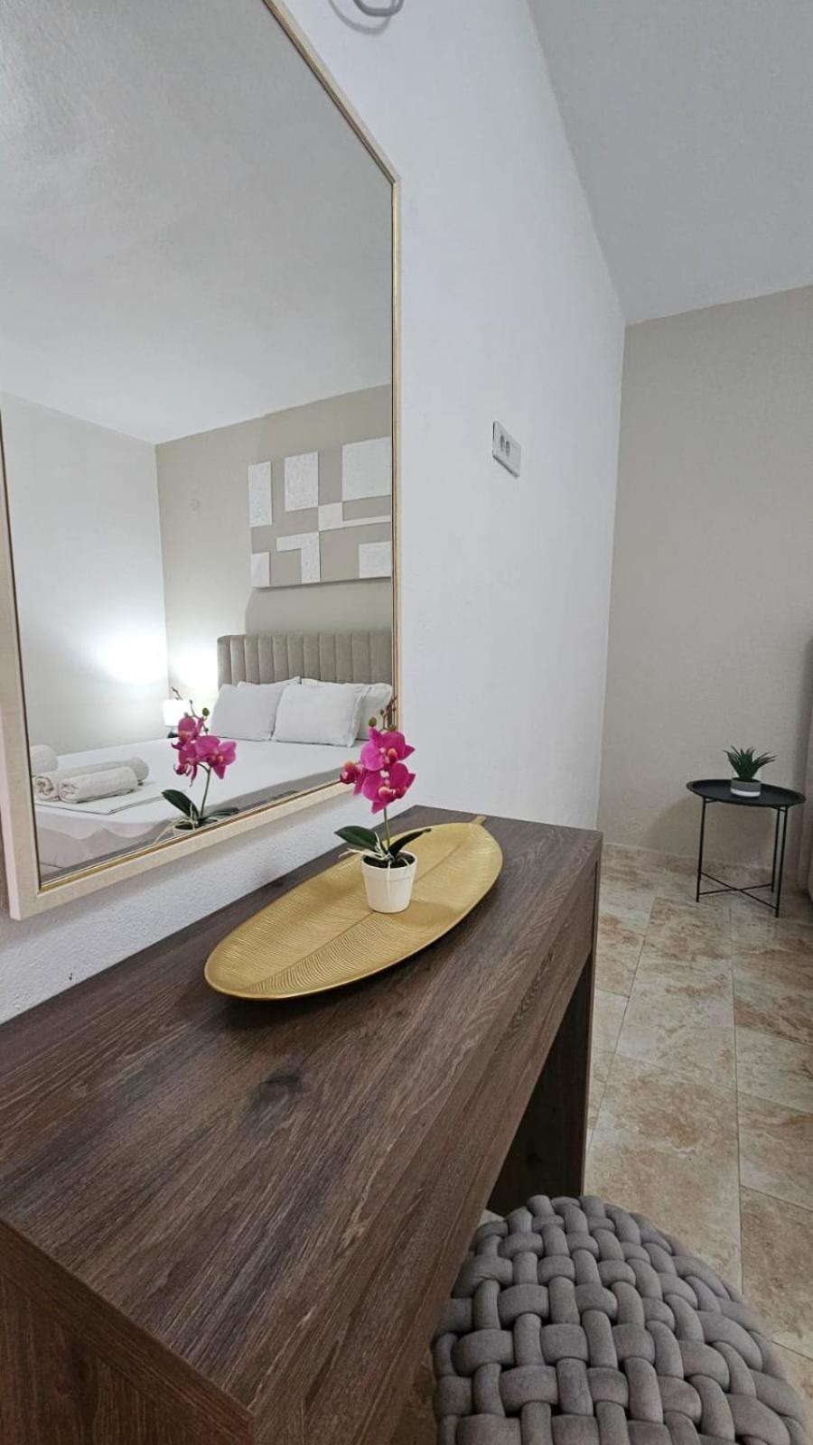 Md Apartments Ulcinj Buitenkant foto