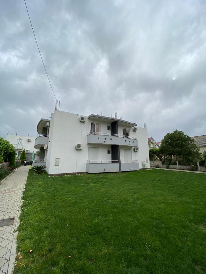 Md Apartments Ulcinj Buitenkant foto